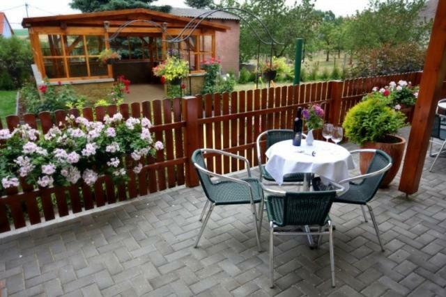 Penzion Tri Koruny - Budova Valerie Havraníky Exterior foto